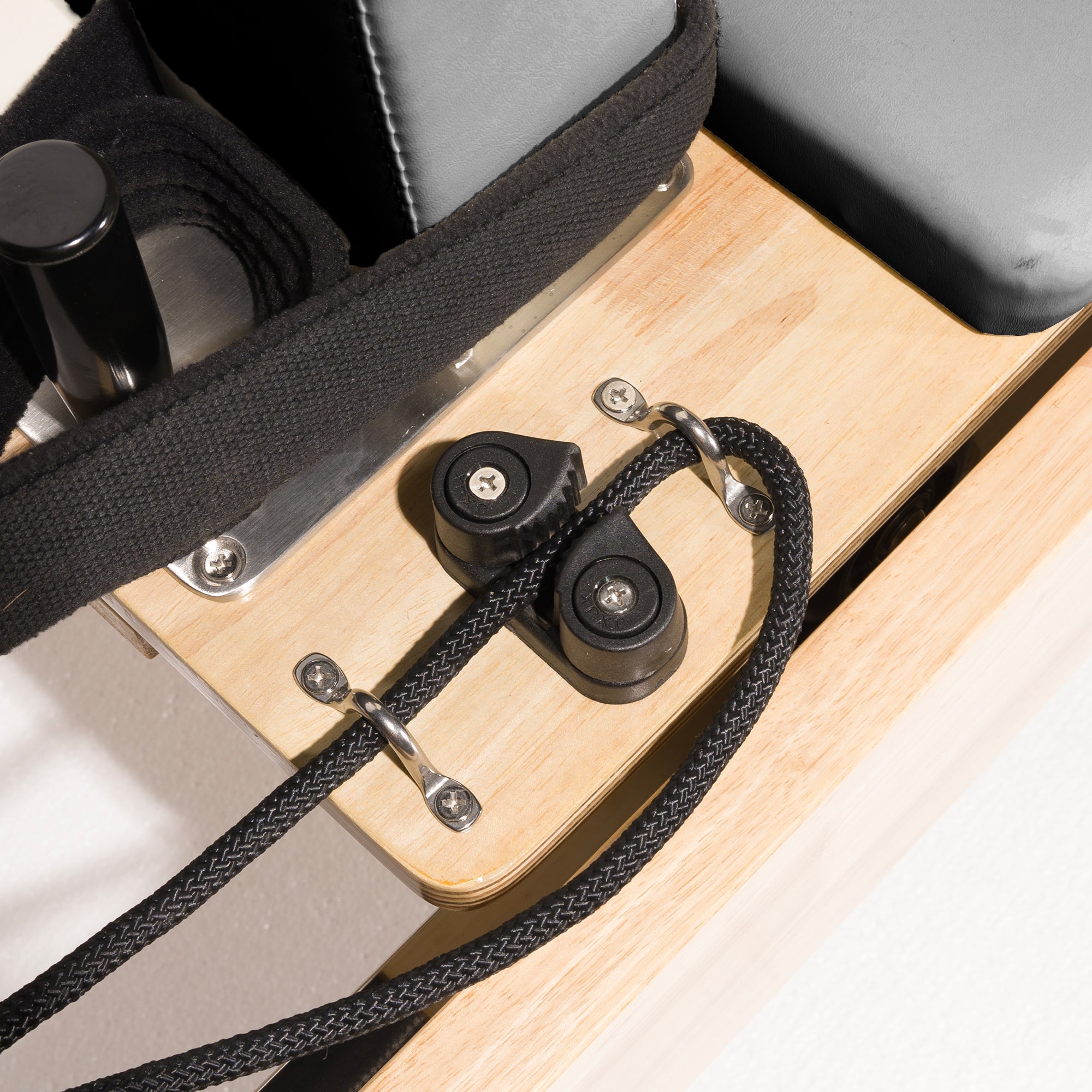 Classic Oak Pilates Reformer Black